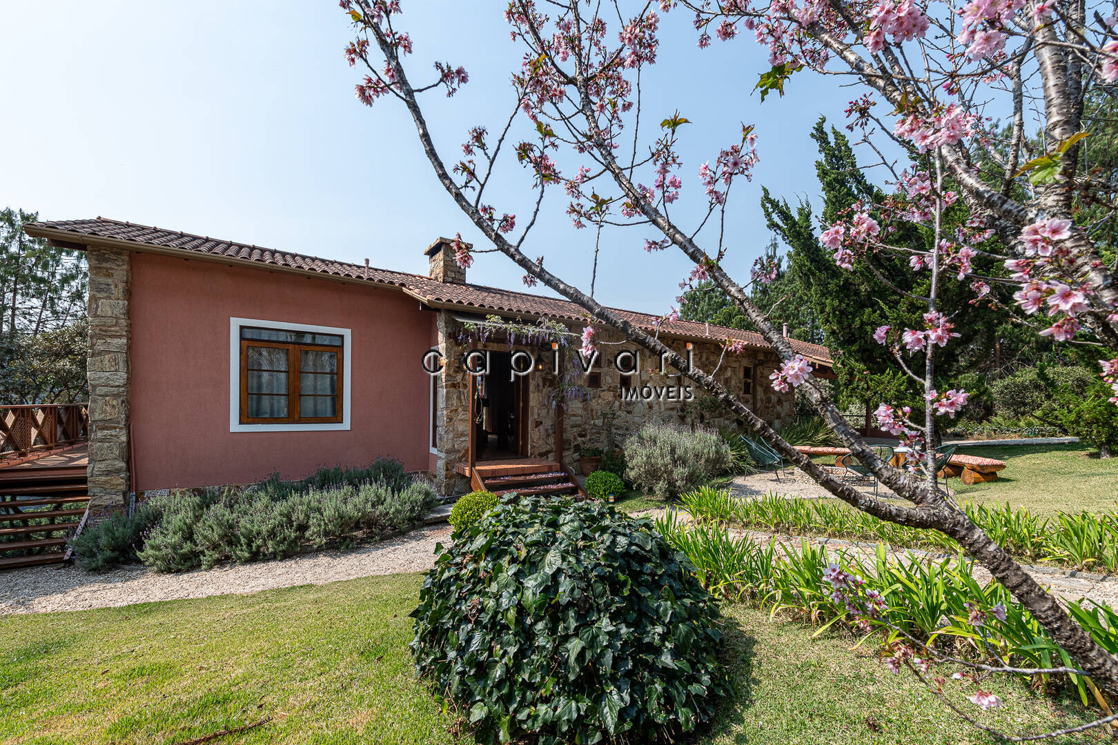 Casa de Condomínio à venda com 4 quartos, 340m² - Foto 1